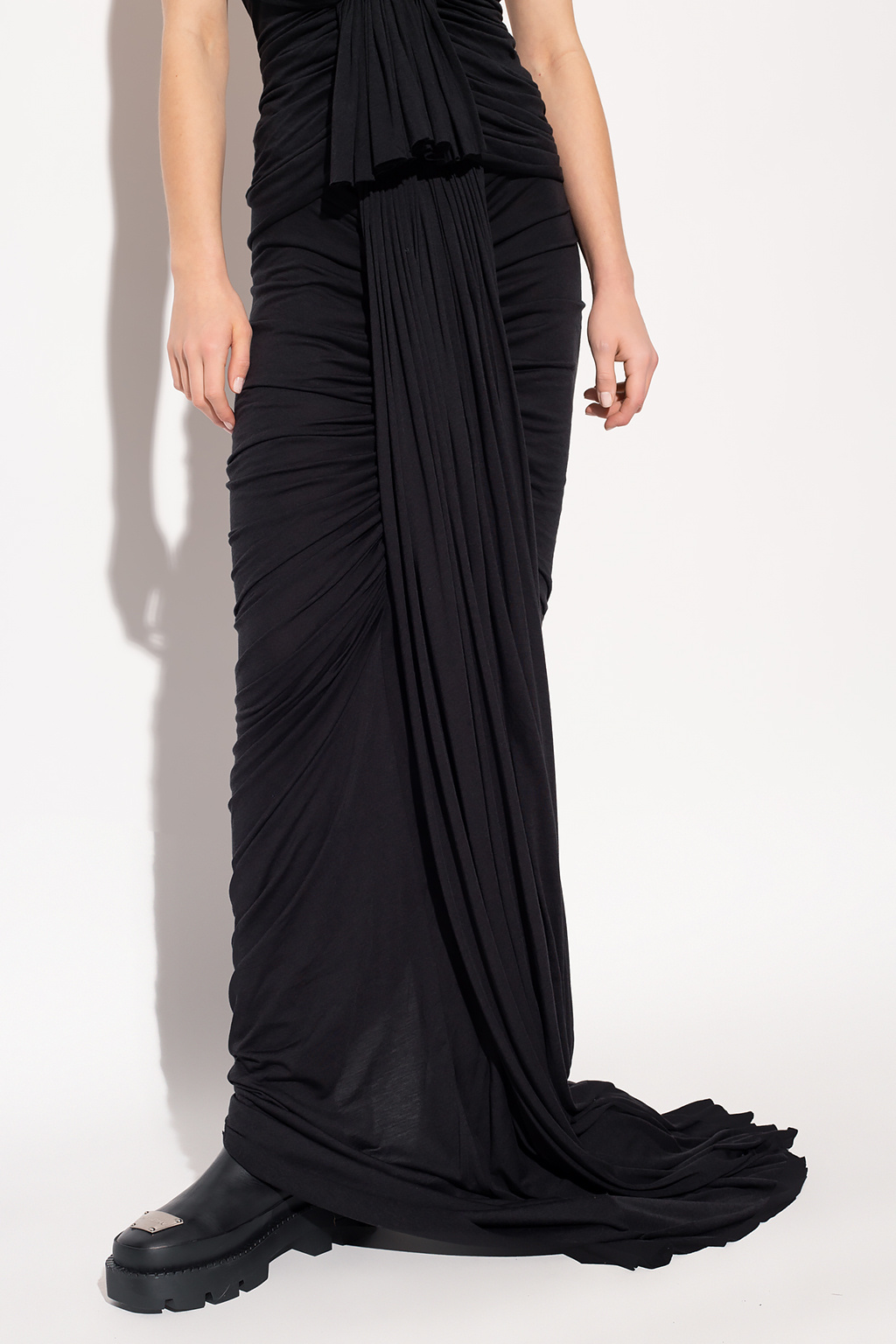 Ruched skirt Long, black ruched skirt with an elastic